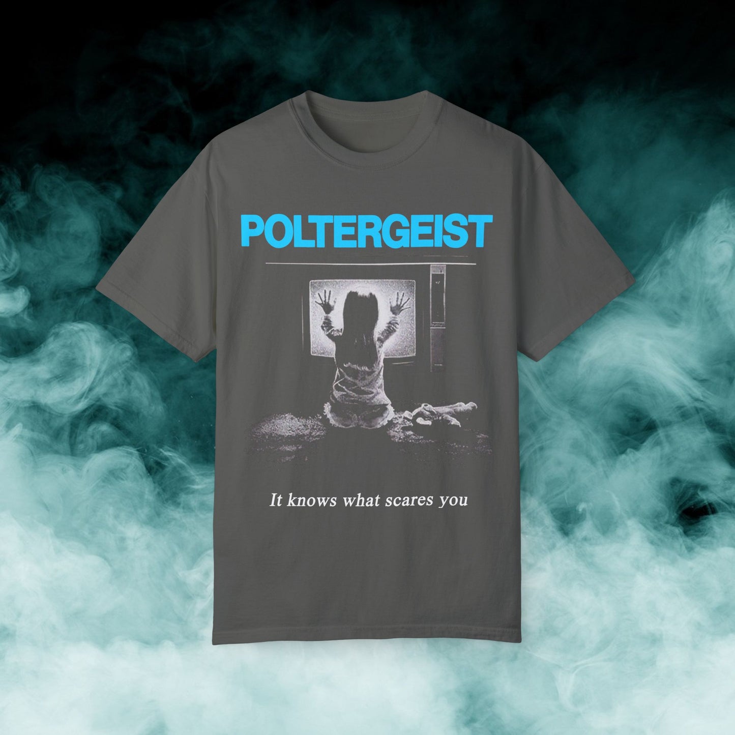 Poltergeist "It knows what scares you" Horror Movie T-shirt (Merch)